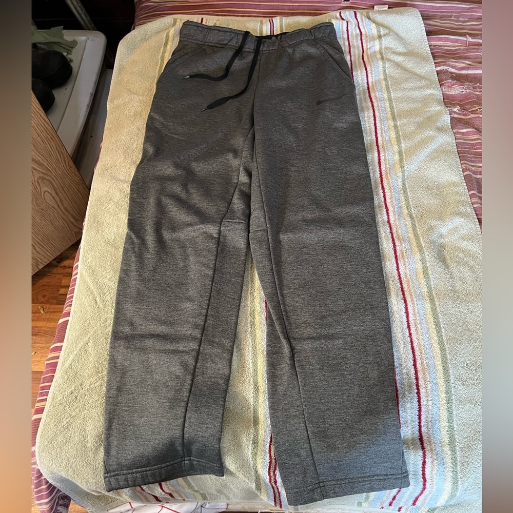 Nike Dri-Fit Pocketed Sweatpants/small